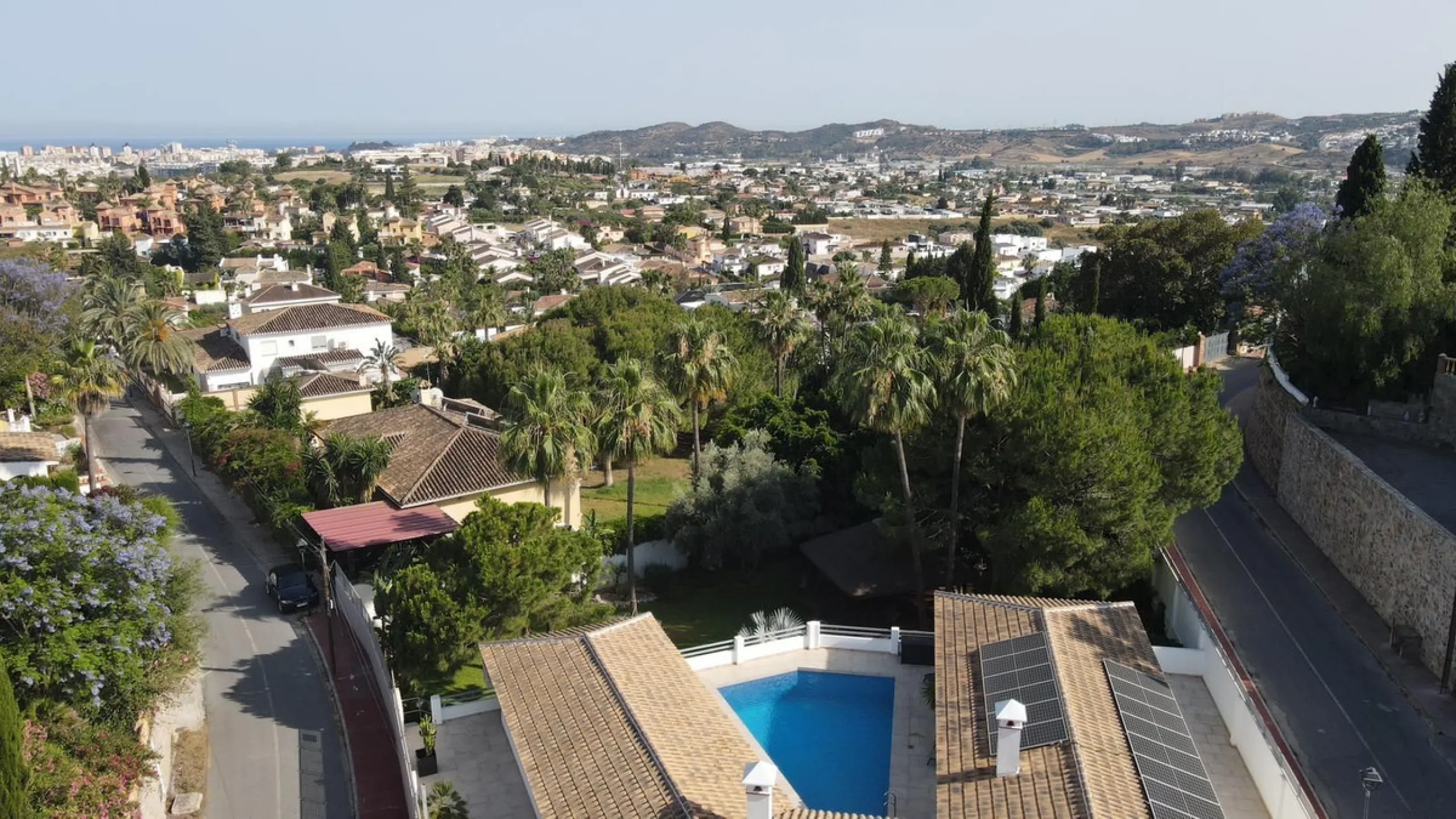 *** RARE FIND *** STUNNING  5 bedroom VILLA in LA SIERREZUELA, MIJAS
