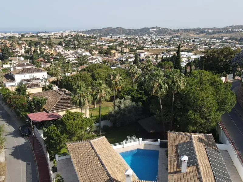 *** RARE FIND *** STUNNING  5 bedroom VILLA in LA SIERREZUELA, MIJAS