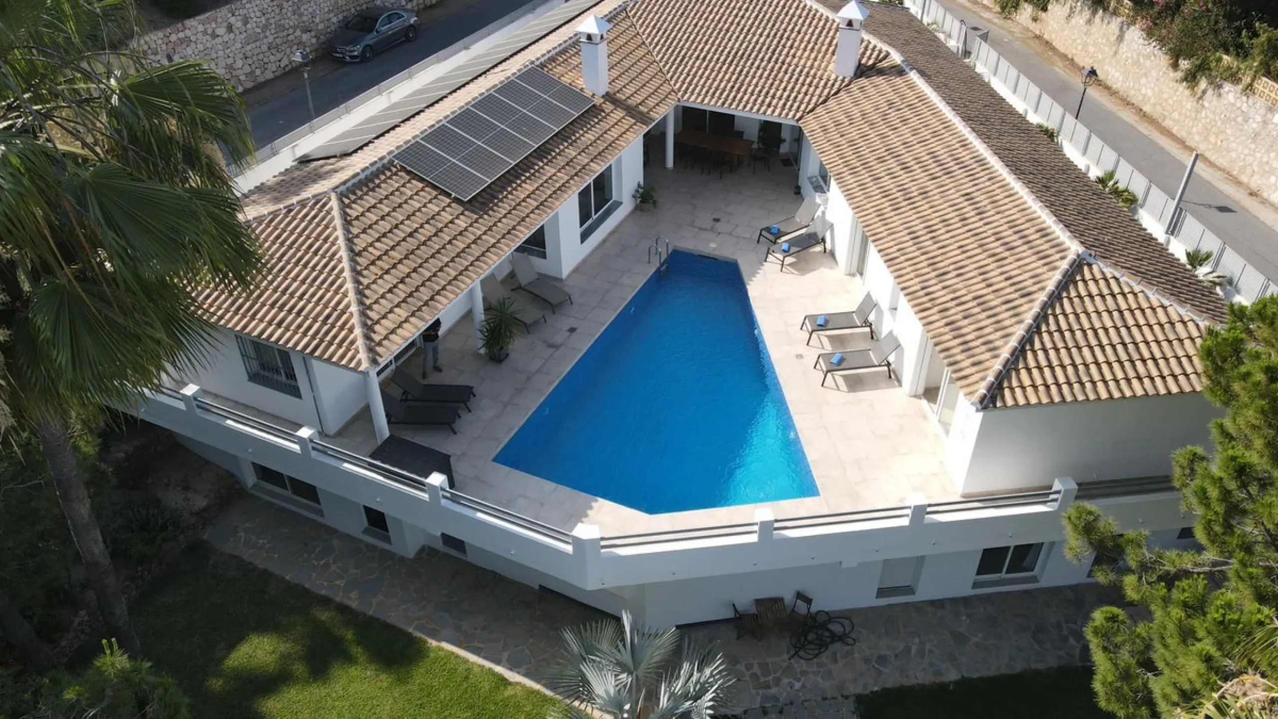 *** RARE FIND *** STUNNING  5 bedroom VILLA in LA SIERREZUELA, MIJAS