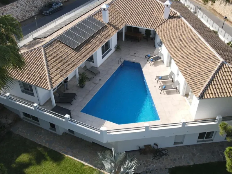 *** RARE FIND *** STUNNING  5 bedroom VILLA in LA SIERREZUELA, MIJAS
