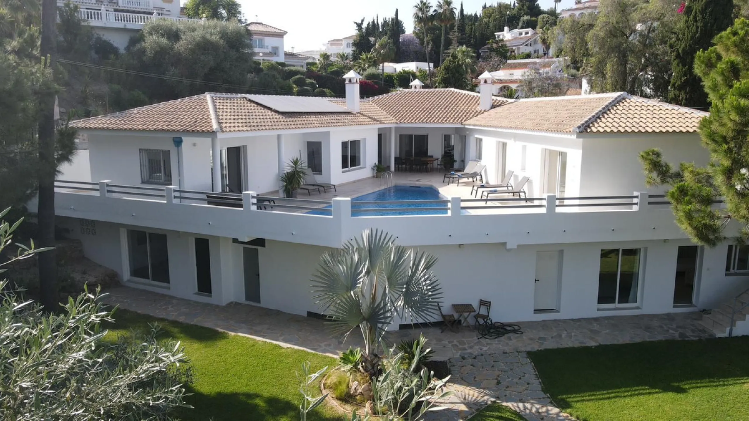 *** RARE FIND *** STUNNING  5 bedroom VILLA in LA SIERREZUELA, MIJAS