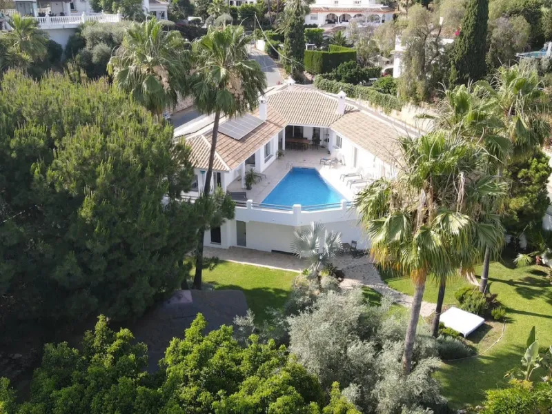 *** RARE FIND *** STUNNING  5 bedroom VILLA in LA SIERREZUELA, MIJAS