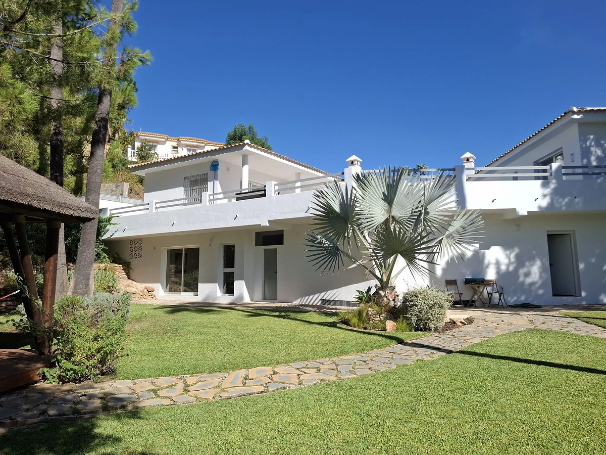 *** RARE FIND *** STUNNING  5 bedroom VILLA in LA SIERREZUELA, MIJAS