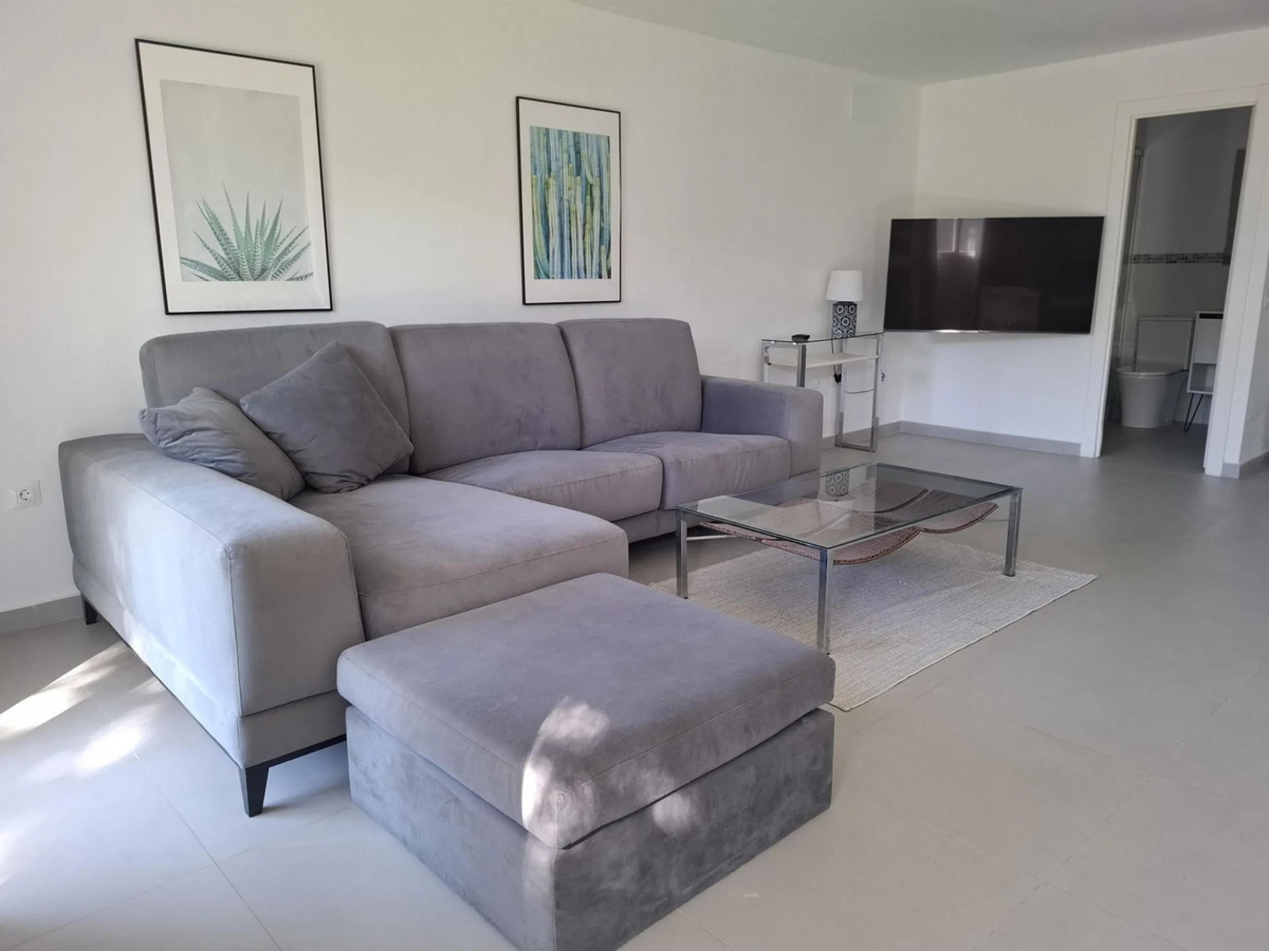 *** RARE FIND *** STUNNING  5 bedroom VILLA in LA SIERREZUELA, MIJAS