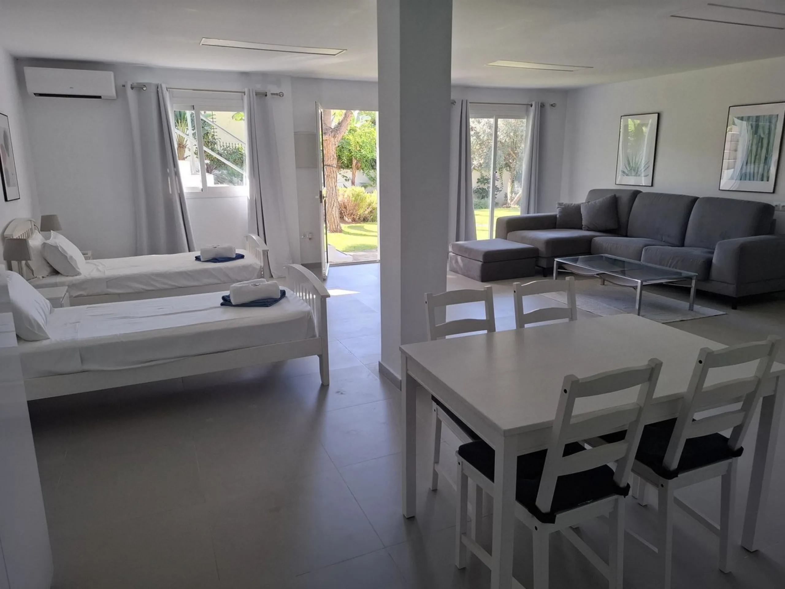 *** RARE FIND *** STUNNING  5 bedroom VILLA in LA SIERREZUELA, MIJAS