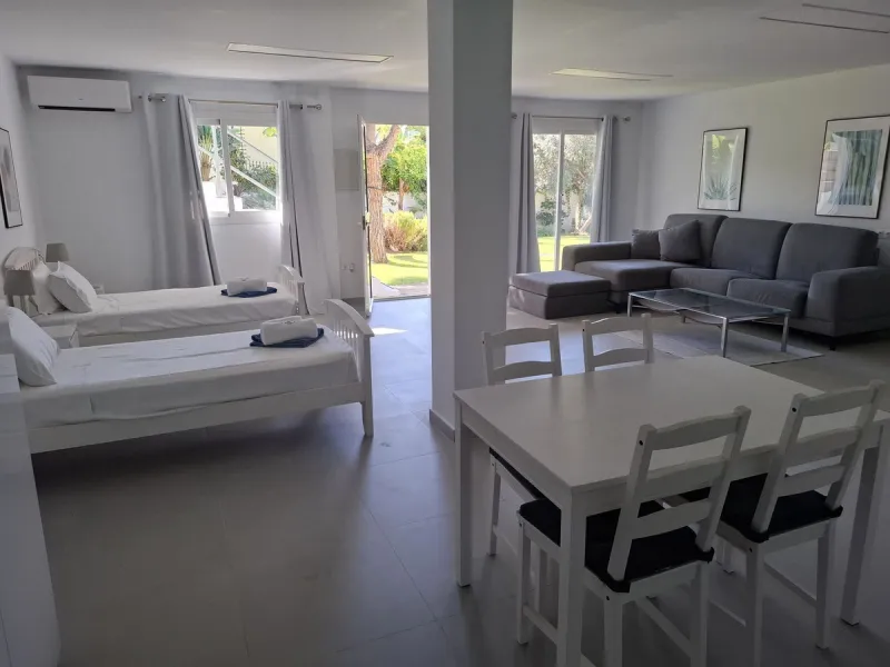 *** RARE FIND *** STUNNING  5 bedroom VILLA in LA SIERREZUELA, MIJAS