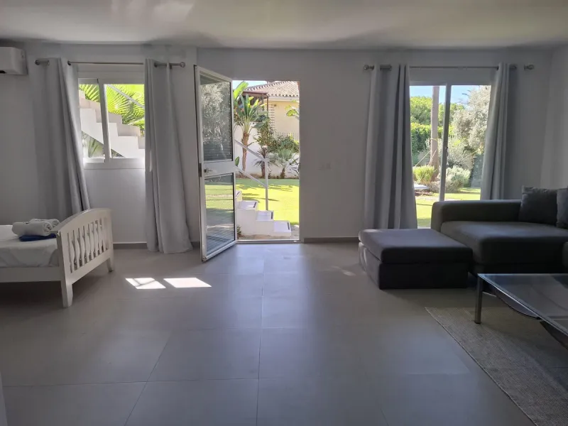 *** RARE FIND *** STUNNING  5 bedroom VILLA in LA SIERREZUELA, MIJAS