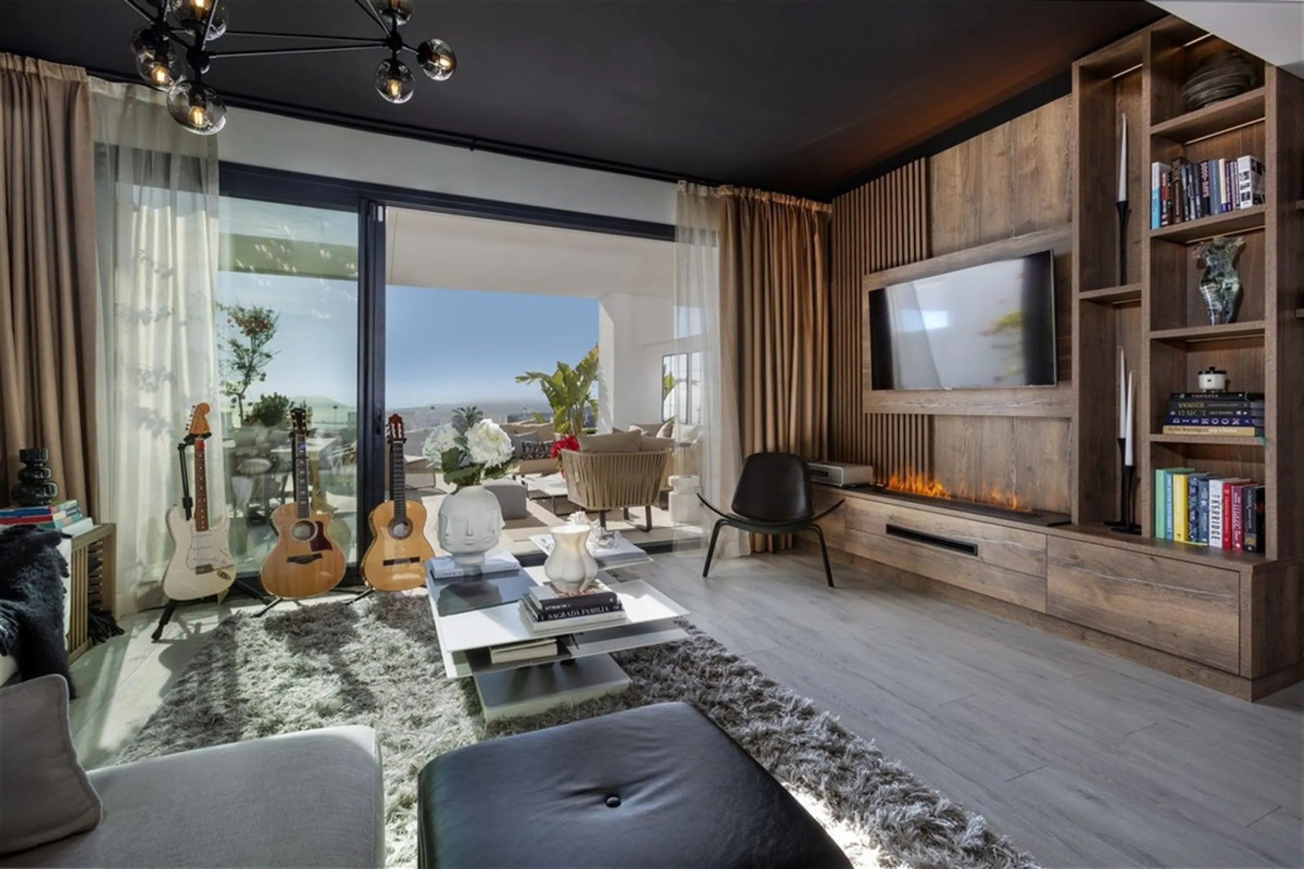 Contemporary and luxurious four level family home offering stunning panoramic views only 10 minutes to Sotogrande.