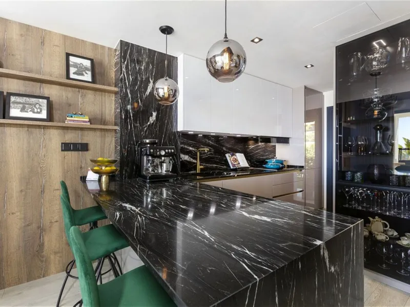 Contemporary and luxurious four level family home offering stunning panoramic views only 10 minutes to Sotogrande.