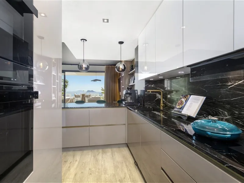 Contemporary and luxurious four level family home offering stunning panoramic views only 10 minutes to Sotogrande.