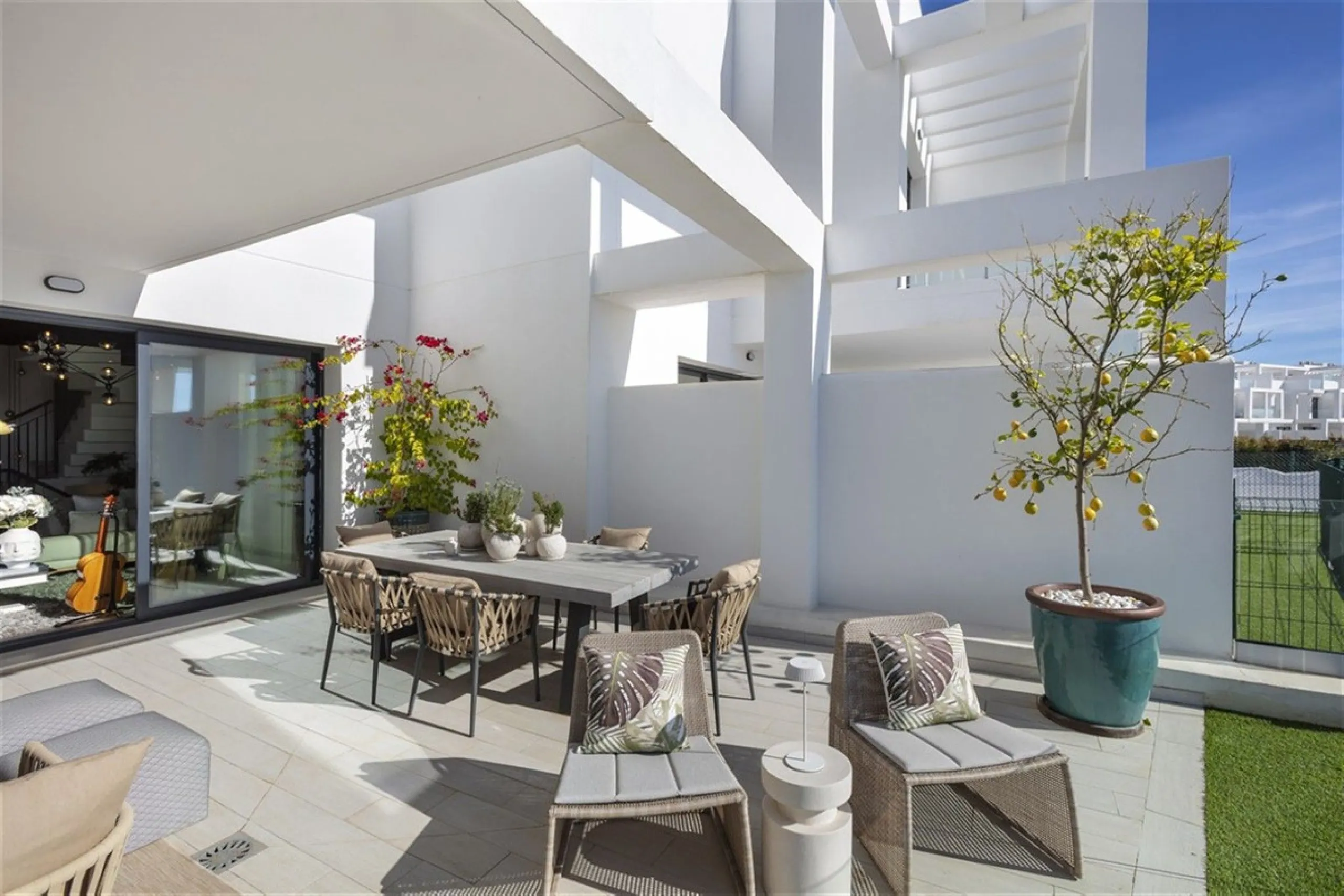 Contemporary and luxurious four level family home offering stunning panoramic views only 10 minutes to Sotogrande.