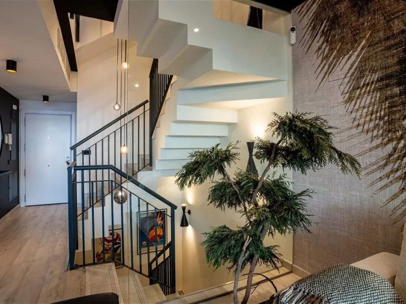 Contemporary and luxurious four level family home offering stunning panoramic views only 10 minutes to Sotogrande.