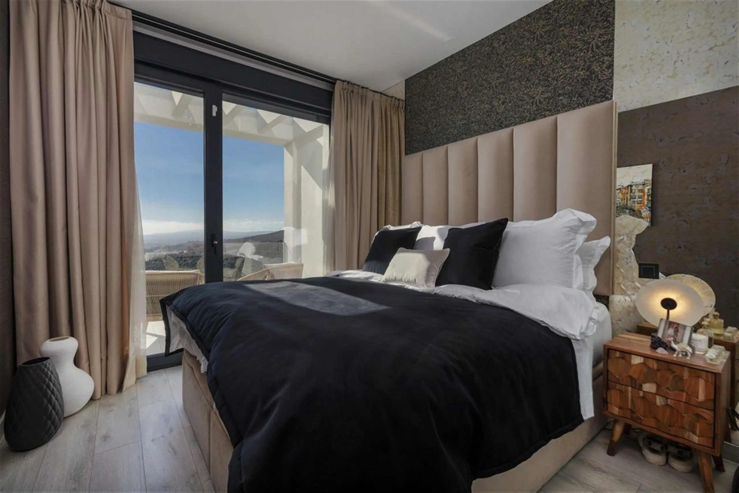 Contemporary and luxurious four level family home offering stunning panoramic views only 10 minutes to Sotogrande.