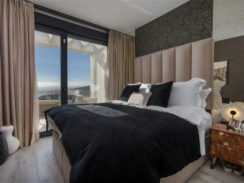 Contemporary and luxurious four level family home offering stunning panoramic views only 10 minutes to Sotogrande.