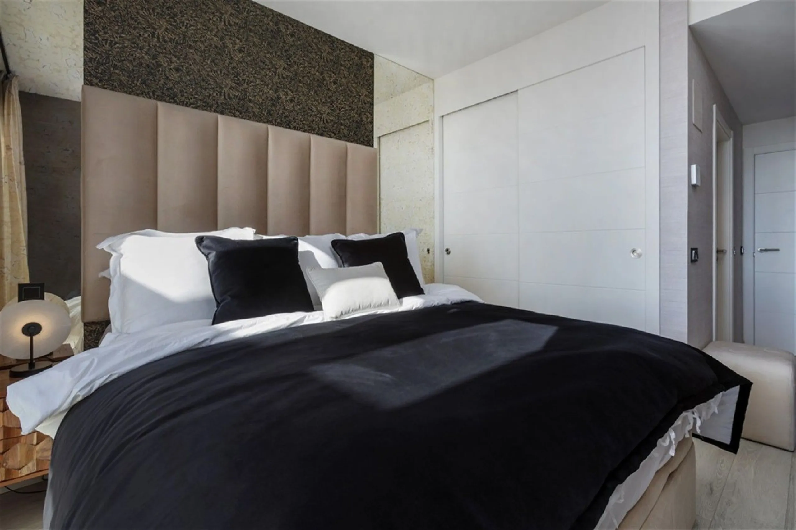 Contemporary and luxurious four level family home offering stunning panoramic views only 10 minutes to Sotogrande.