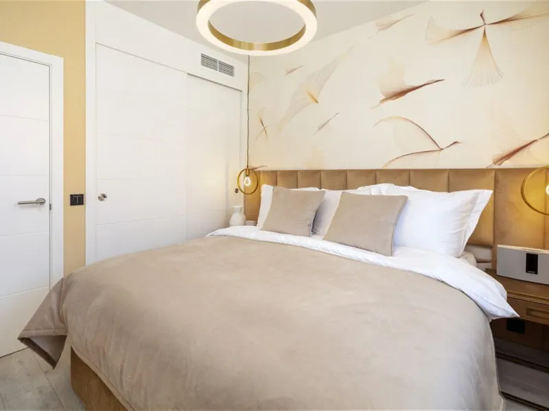 Contemporary and luxurious four level family home offering stunning panoramic views only 10 minutes to Sotogrande.
