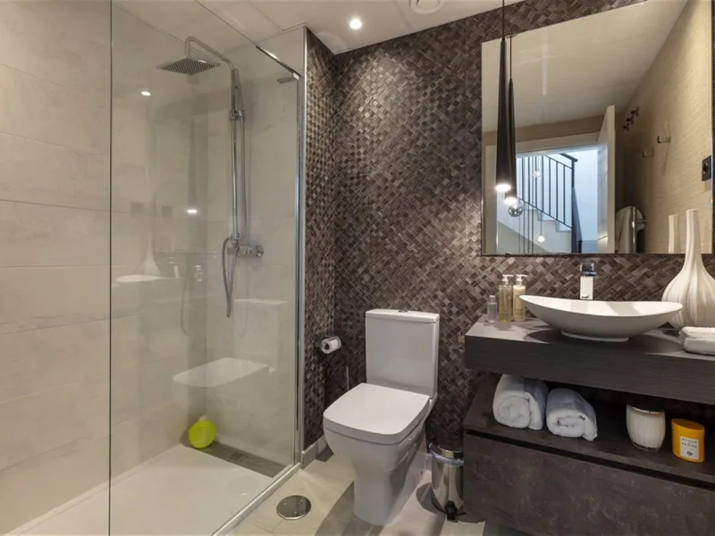 Contemporary and luxurious four level family home offering stunning panoramic views only 10 minutes to Sotogrande.