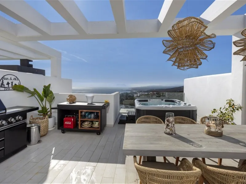 Contemporary and luxurious four level family home offering stunning panoramic views only 10 minutes to Sotogrande.