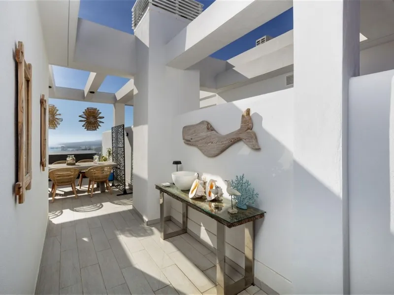 Contemporary and luxurious four level family home offering stunning panoramic views only 10 minutes to Sotogrande.