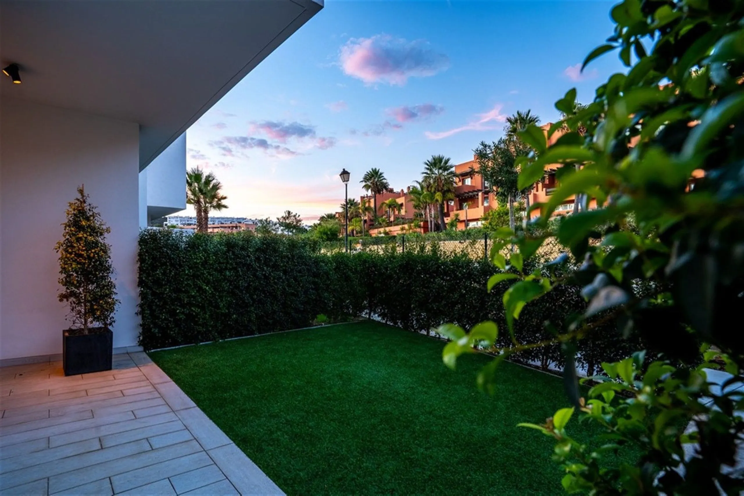 Contemporary and luxurious four level family home offering stunning panoramic views only 10 minutes to Sotogrande.