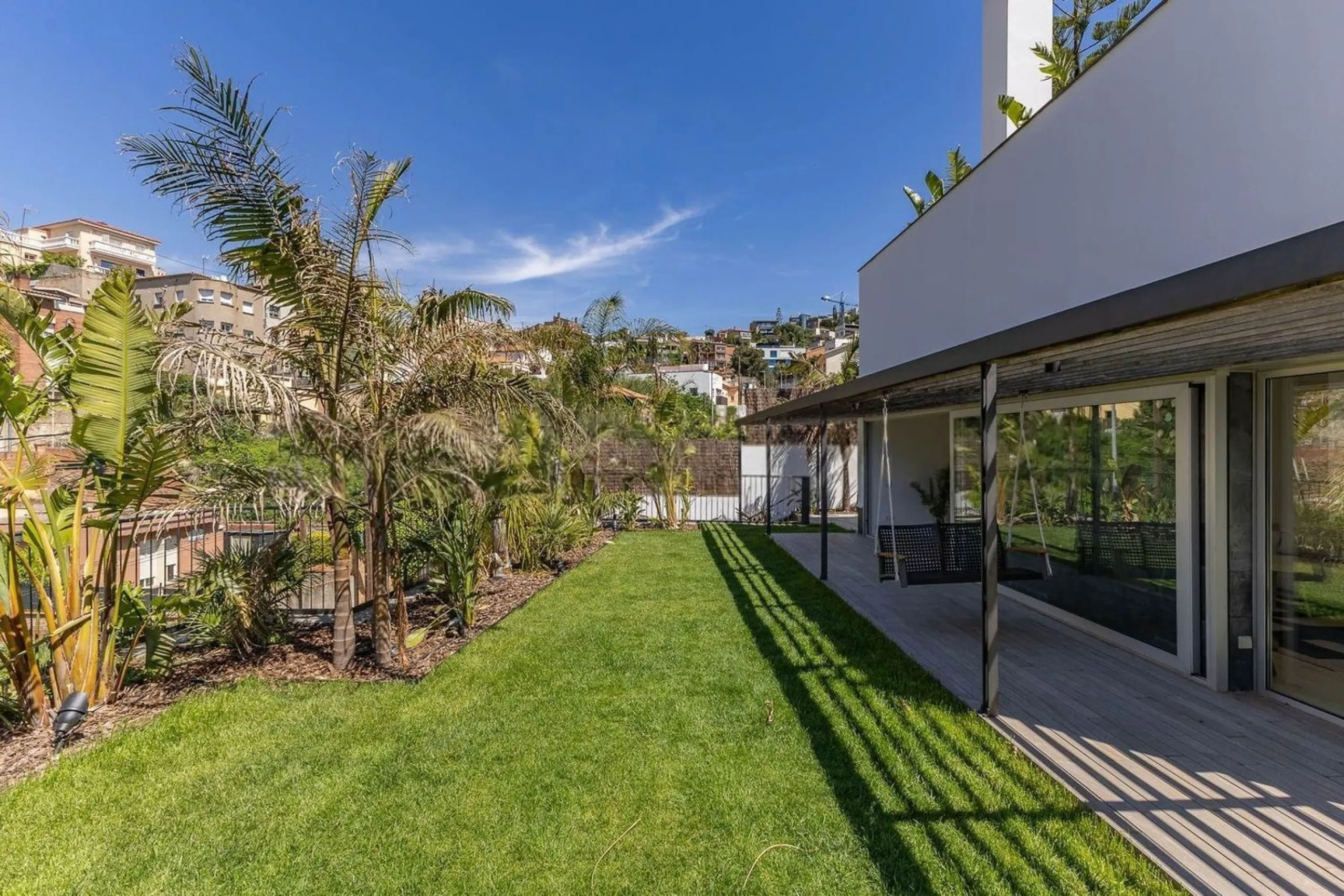 Renovated Contemporary Home with Private Pool in Esplugues de Llobregat, Barcelona