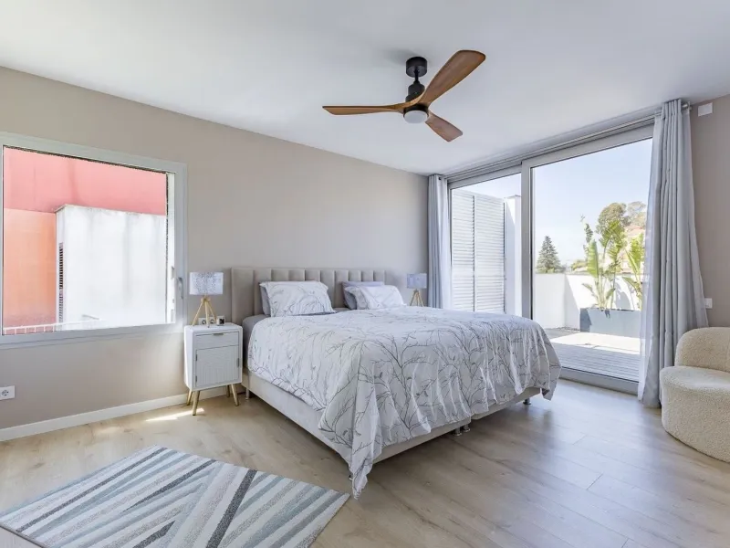 Renovated Contemporary Home with Private Pool in Esplugues de Llobregat, Barcelona