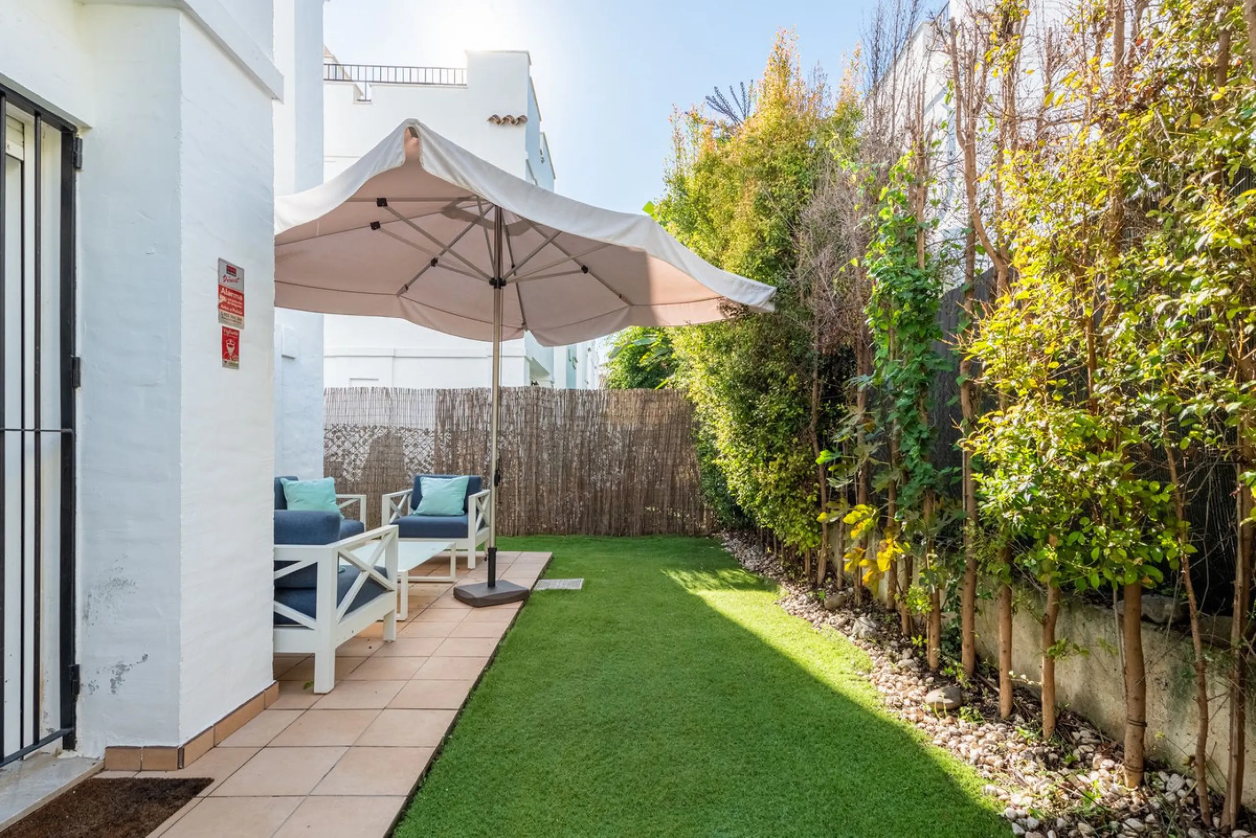 Bright CORNER Semi-Detached Home in Los Naranjos de Marbella, Just 1.5 km from the Beach and Puerto Banús