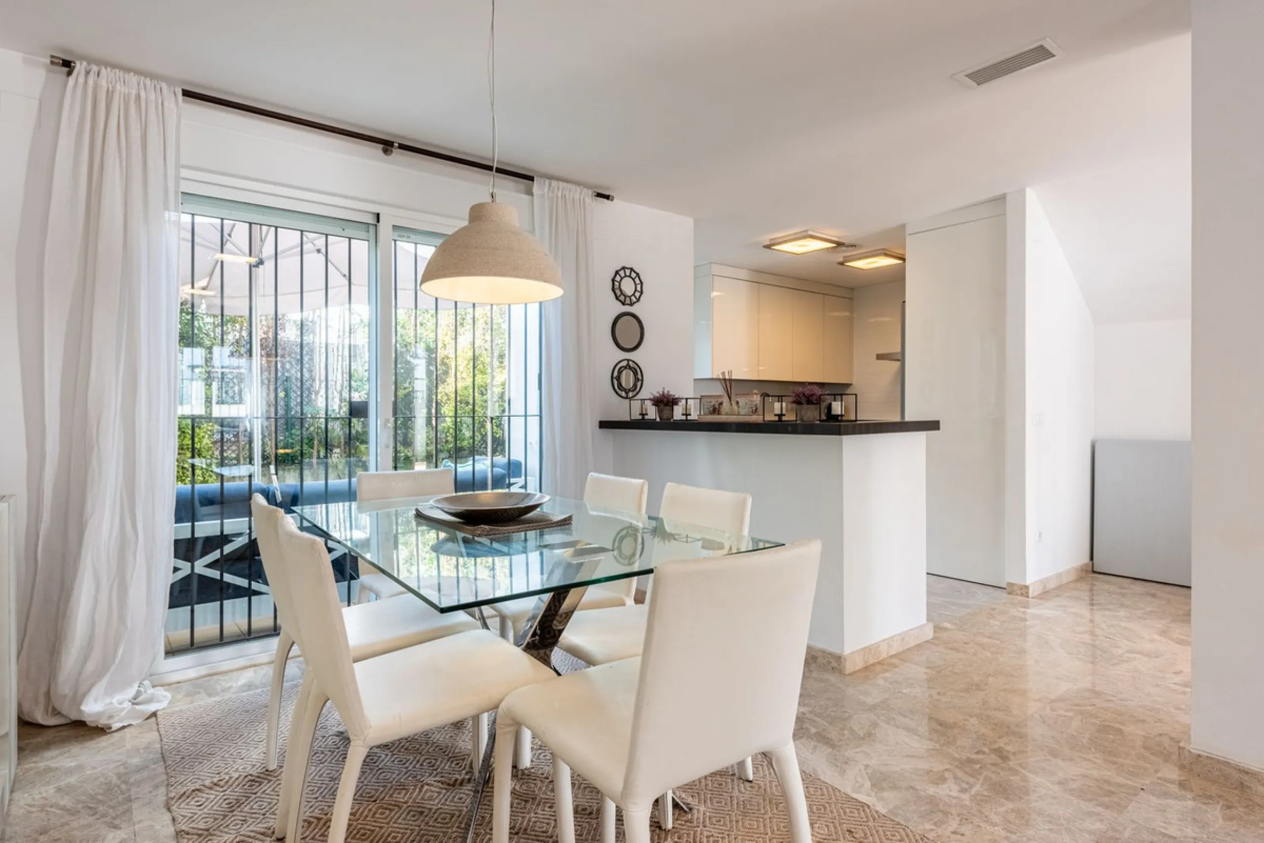 Bright CORNER Semi-Detached Home in Los Naranjos de Marbella, Just 1.5 km from the Beach and Puerto Banús
