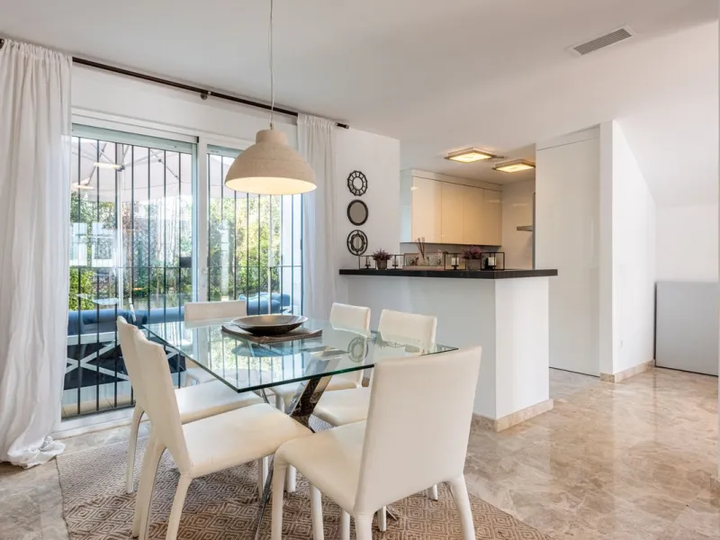 Bright CORNER Semi-Detached Home in Los Naranjos de Marbella, Just 1.5 km from the Beach and Puerto Banús