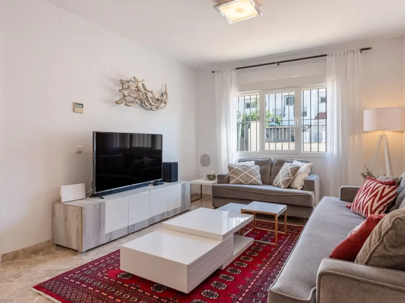 Bright CORNER Semi-Detached Home in Los Naranjos de Marbella, Just 1.5 km from the Beach and Puerto Banús