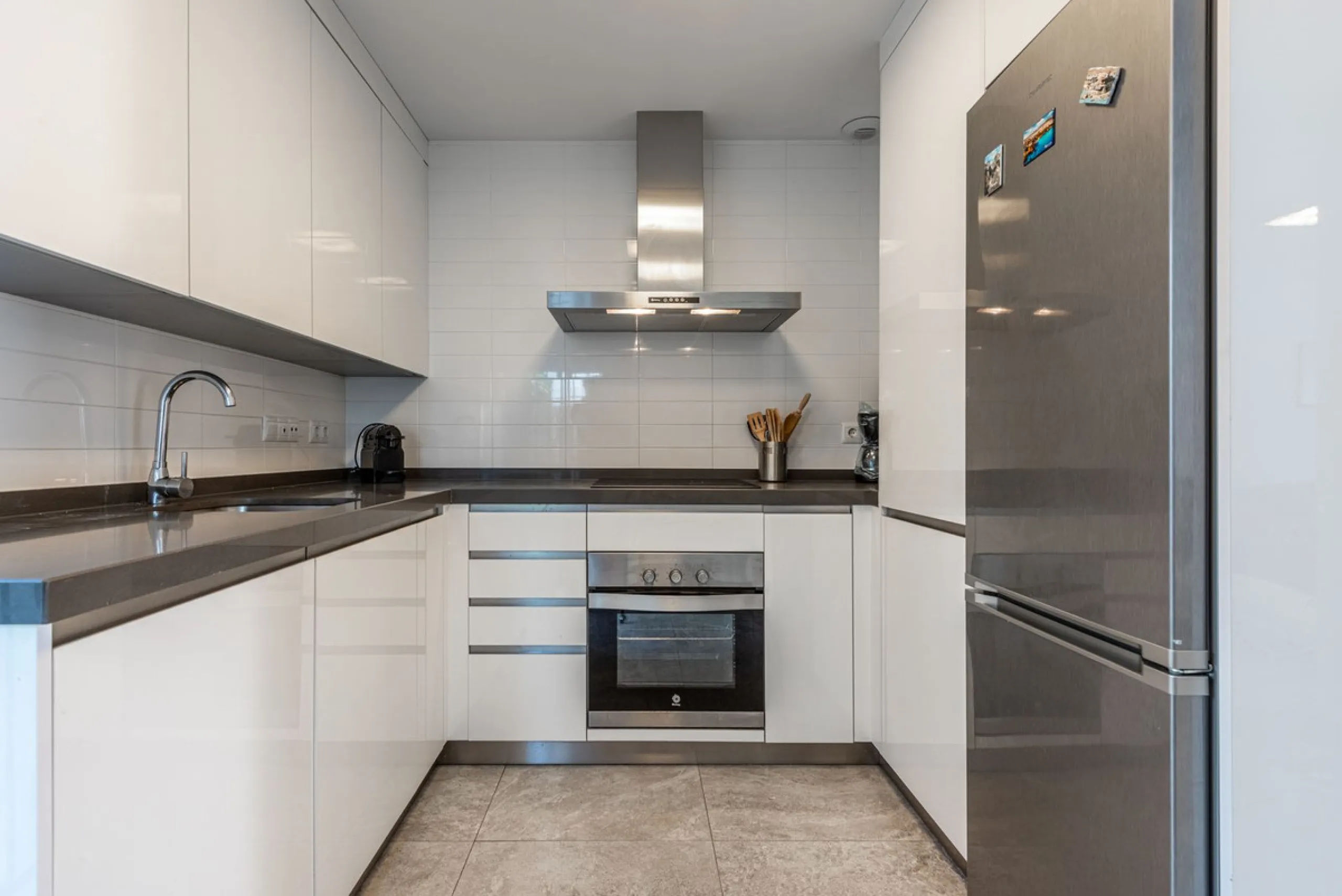 Bright CORNER Semi-Detached Home in Los Naranjos de Marbella, Just 1.5 km from the Beach and Puerto Banús