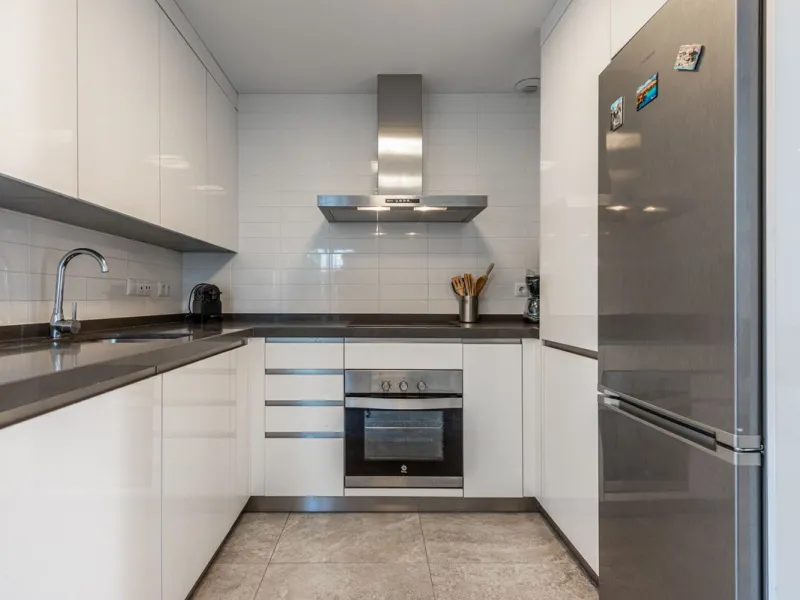 Bright CORNER Semi-Detached Home in Los Naranjos de Marbella, Just 1.5 km from the Beach and Puerto Banús