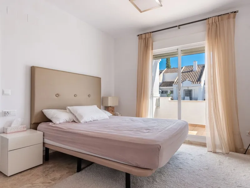 Bright CORNER Semi-Detached Home in Los Naranjos de Marbella, Just 1.5 km from the Beach and Puerto Banús