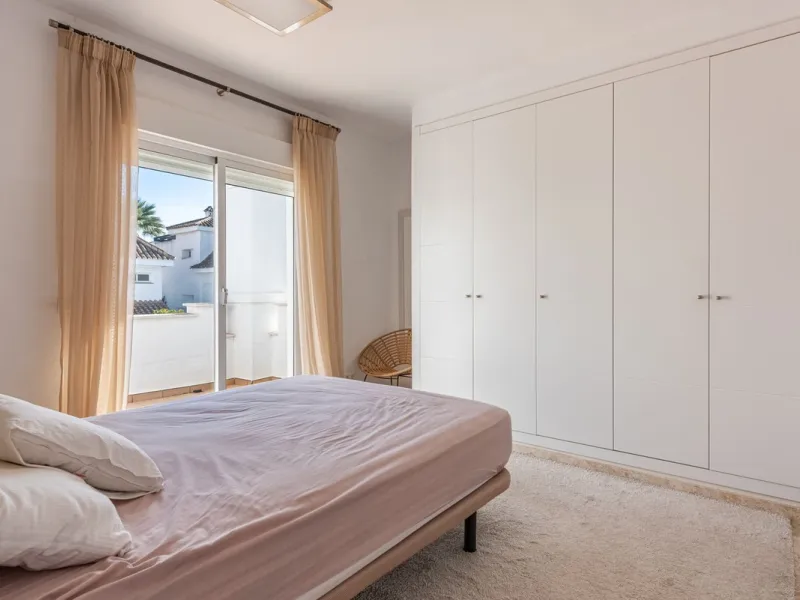 Bright CORNER Semi-Detached Home in Los Naranjos de Marbella, Just 1.5 km from the Beach and Puerto Banús