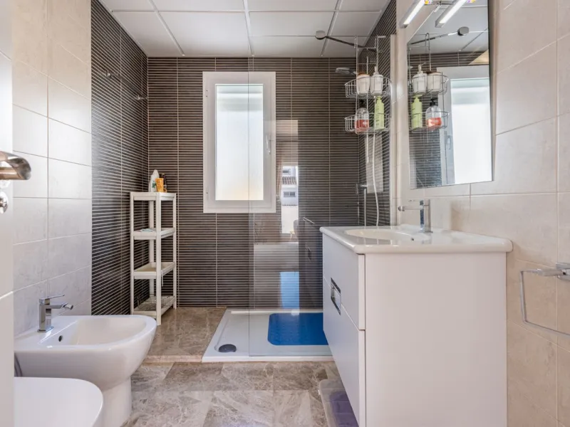 Bright CORNER Semi-Detached Home in Los Naranjos de Marbella, Just 1.5 km from the Beach and Puerto Banús