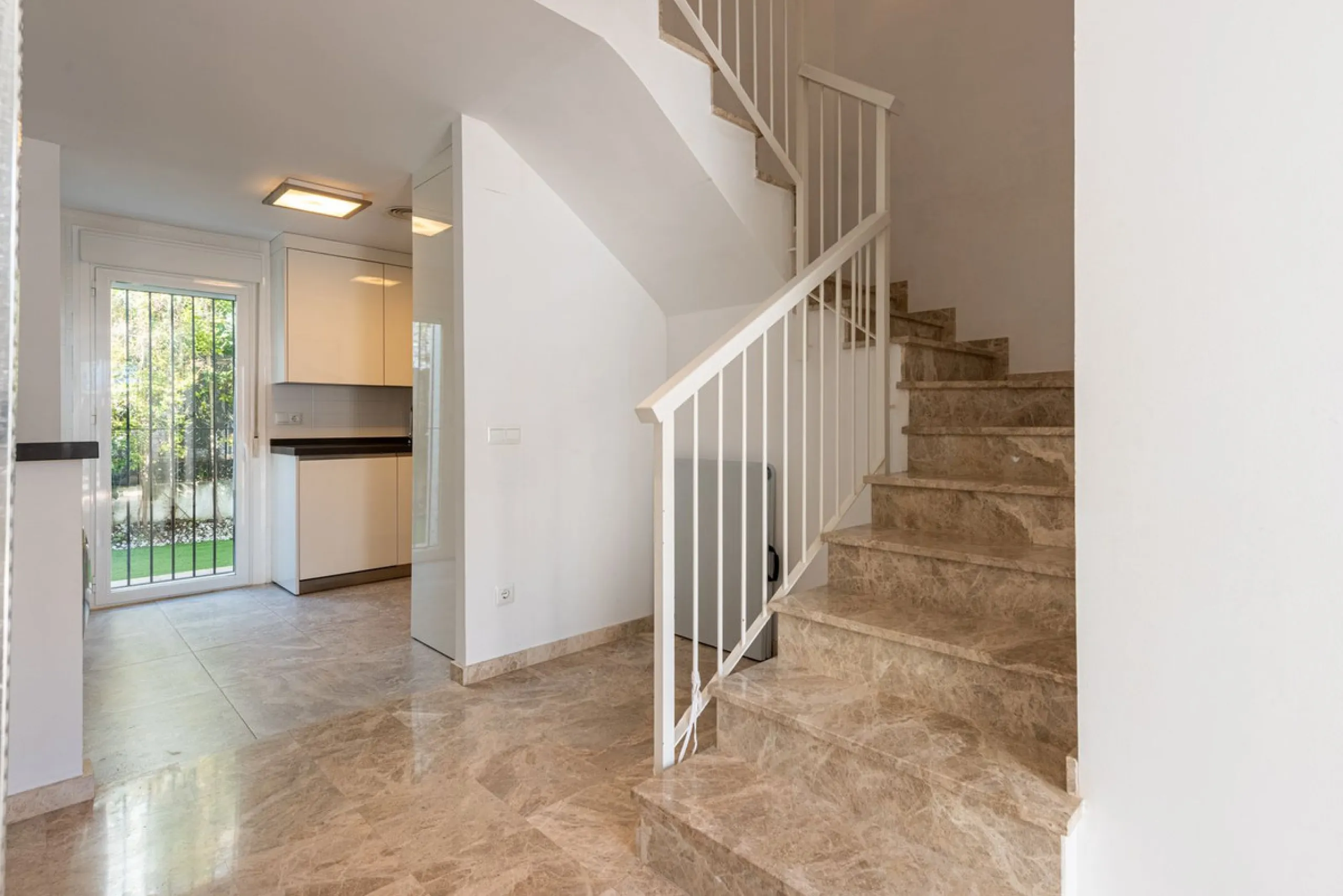 Bright CORNER Semi-Detached Home in Los Naranjos de Marbella, Just 1.5 km from the Beach and Puerto Banús