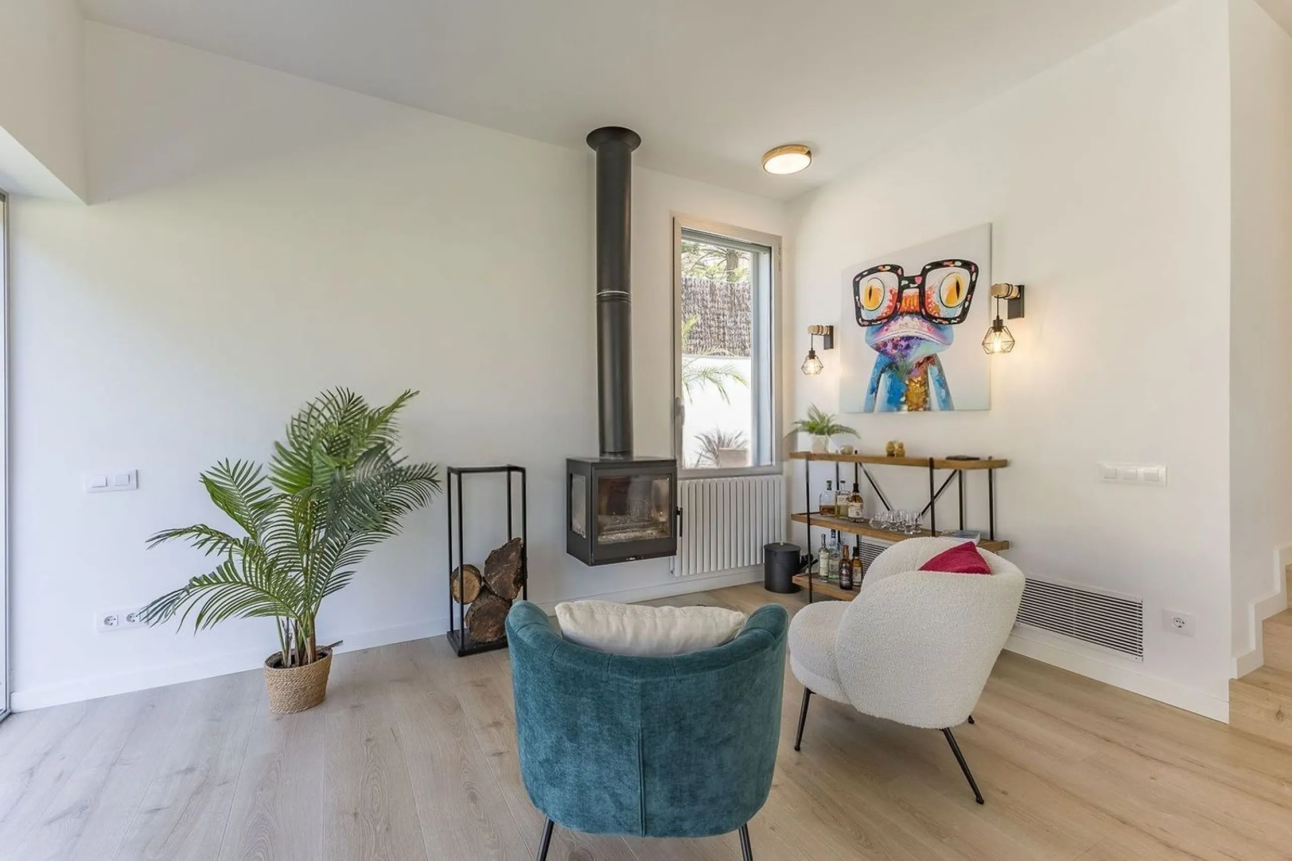 Renovated Contemporary Home with Private Pool in Esplugues de Llobregat, Barcelona