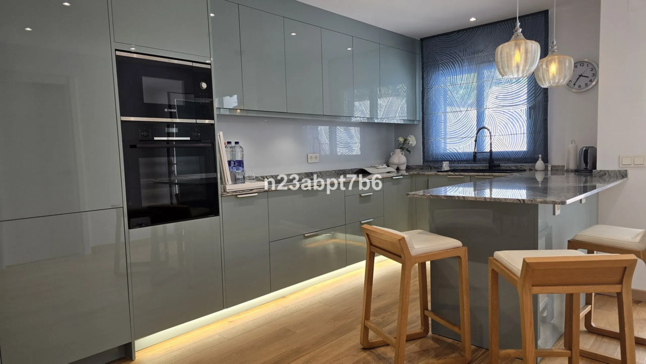 This beautiful townhouse has been TOTALLY RENOVATED to a high standard and is located in Zahara de Istan, just an 8-minute drive from Marbella's Golden Mile.