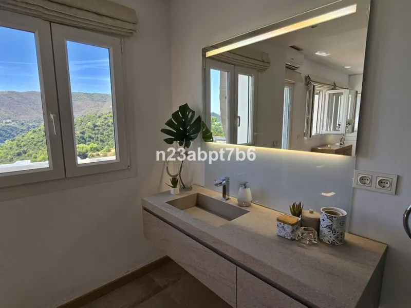 This beautiful townhouse has been TOTALLY RENOVATED to a high standard and is located in Zahara de Istan, just an 8-minute drive from Marbella's Golden Mile.