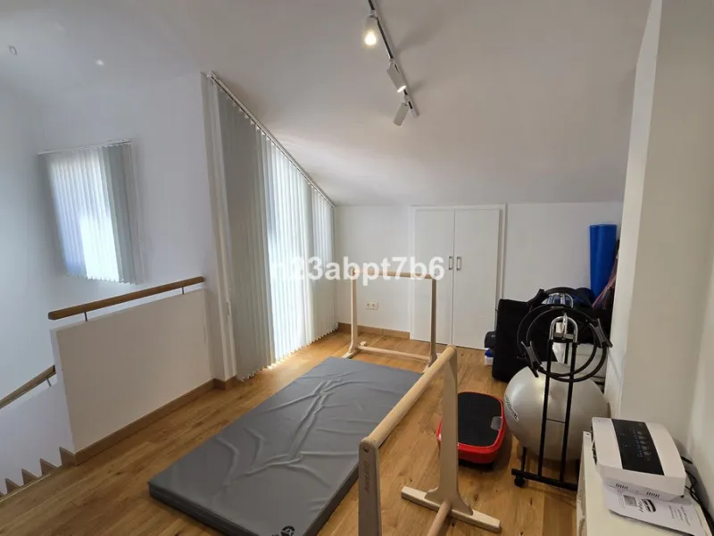 This beautiful townhouse has been TOTALLY RENOVATED to a high standard and is located in Zahara de Istan, just an 8-minute drive from Marbella's Golden Mile.