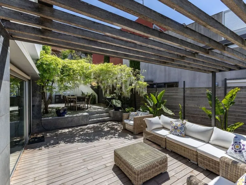Renovated Contemporary Home with Private Pool in Esplugues de Llobregat, Barcelona