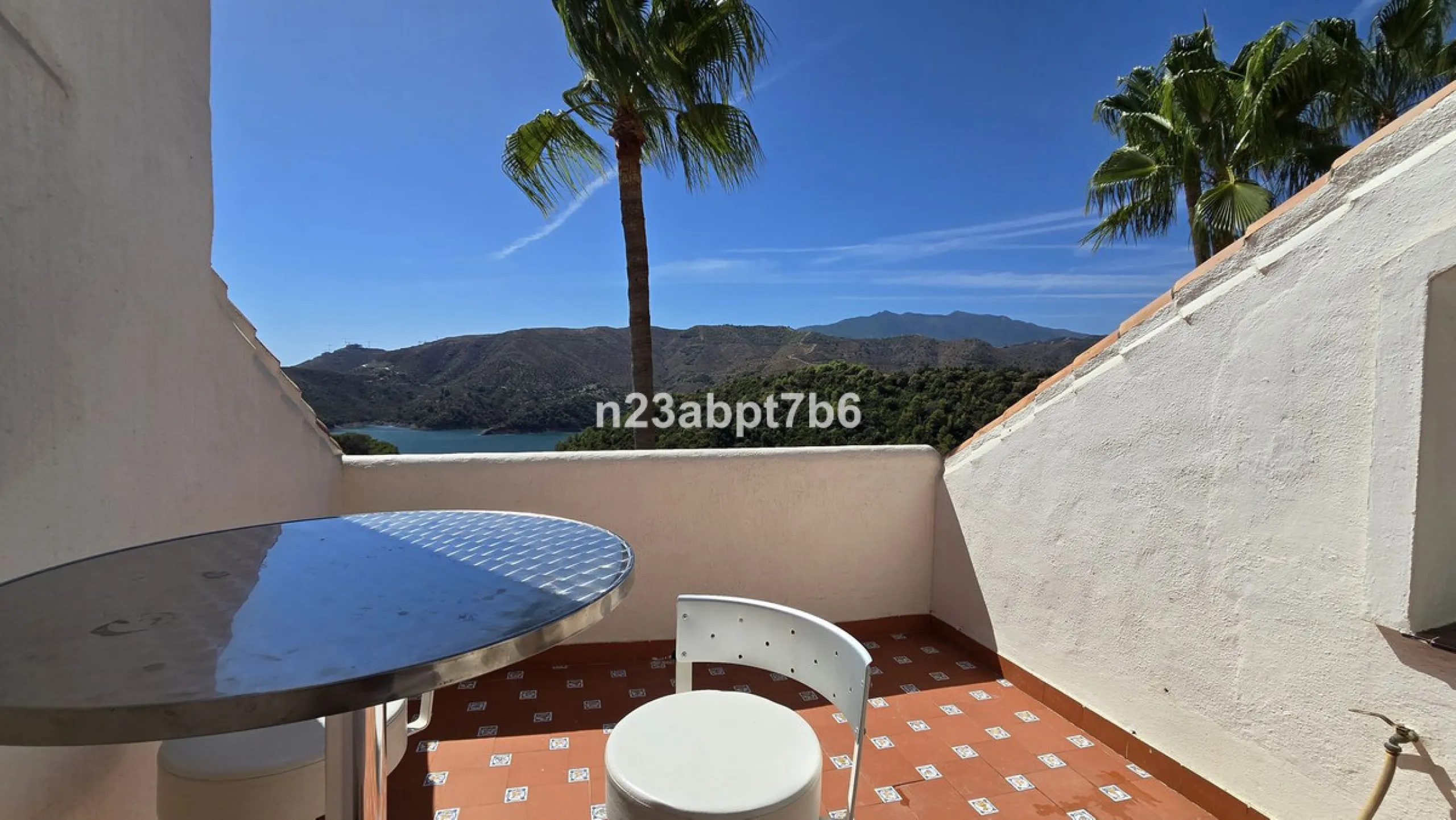 This beautiful townhouse has been TOTALLY RENOVATED to a high standard and is located in Zahara de Istan, just an 8-minute drive from Marbella's Golden Mile.