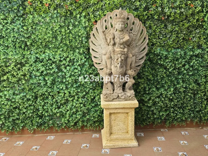 This beautiful townhouse has been TOTALLY RENOVATED to a high standard and is located in Zahara de Istan, just an 8-minute drive from Marbella's Golden Mile.