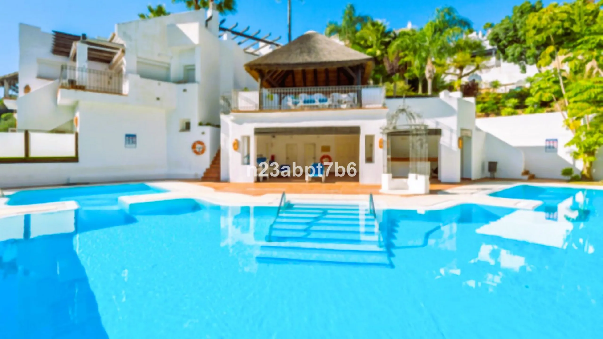 This beautiful townhouse has been TOTALLY RENOVATED to a high standard and is located in Zahara de Istan, just an 8-minute drive from Marbella's Golden Mile.