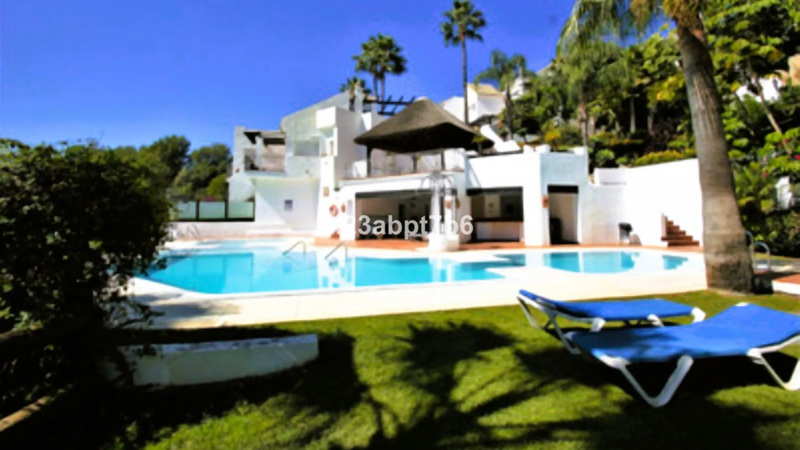 This beautiful townhouse has been TOTALLY RENOVATED to a high standard and is located in Zahara de Istan, just an 8-minute drive from Marbella's Golden Mile.