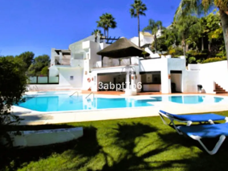 This beautiful townhouse has been TOTALLY RENOVATED to a high standard and is located in Zahara de Istan, just an 8-minute drive from Marbella's Golden Mile.