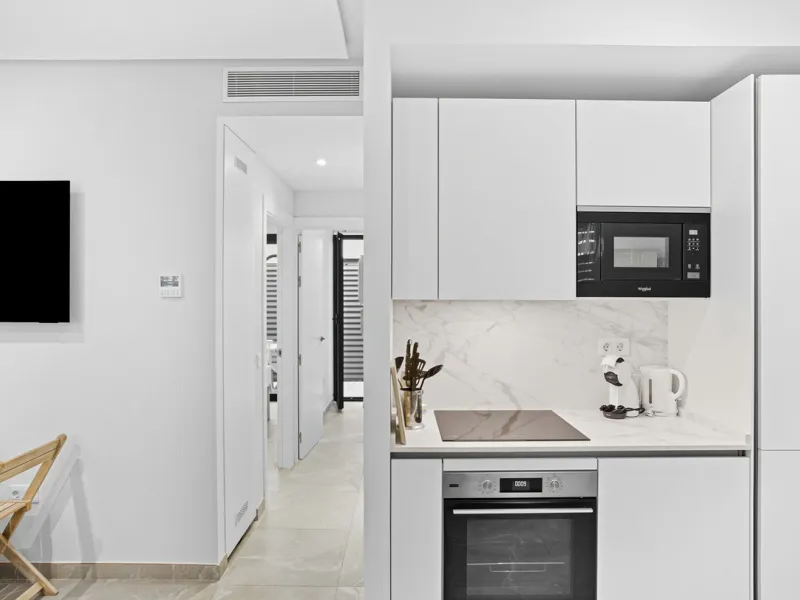 Modern 2-Bedroom Apartment in the Heart of La Cala de Mijas – Steps from the Beach ✨