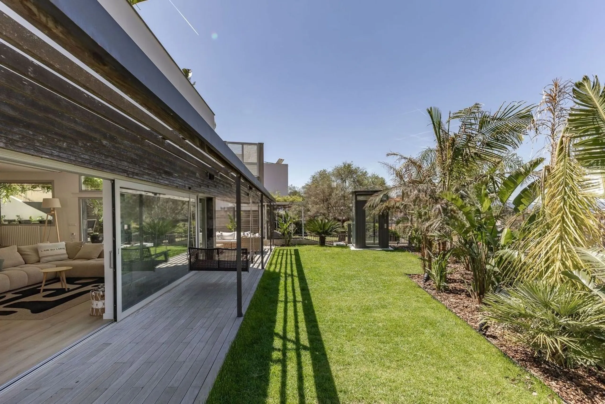 Renovated Contemporary Home with Private Pool in Esplugues de Llobregat, Barcelona