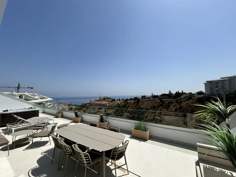 Apartment - Penthouse в продаже в Fuengirola, Málaga. В доме 3 спален и 2 ванных комнат. Площадь дома 124 м²