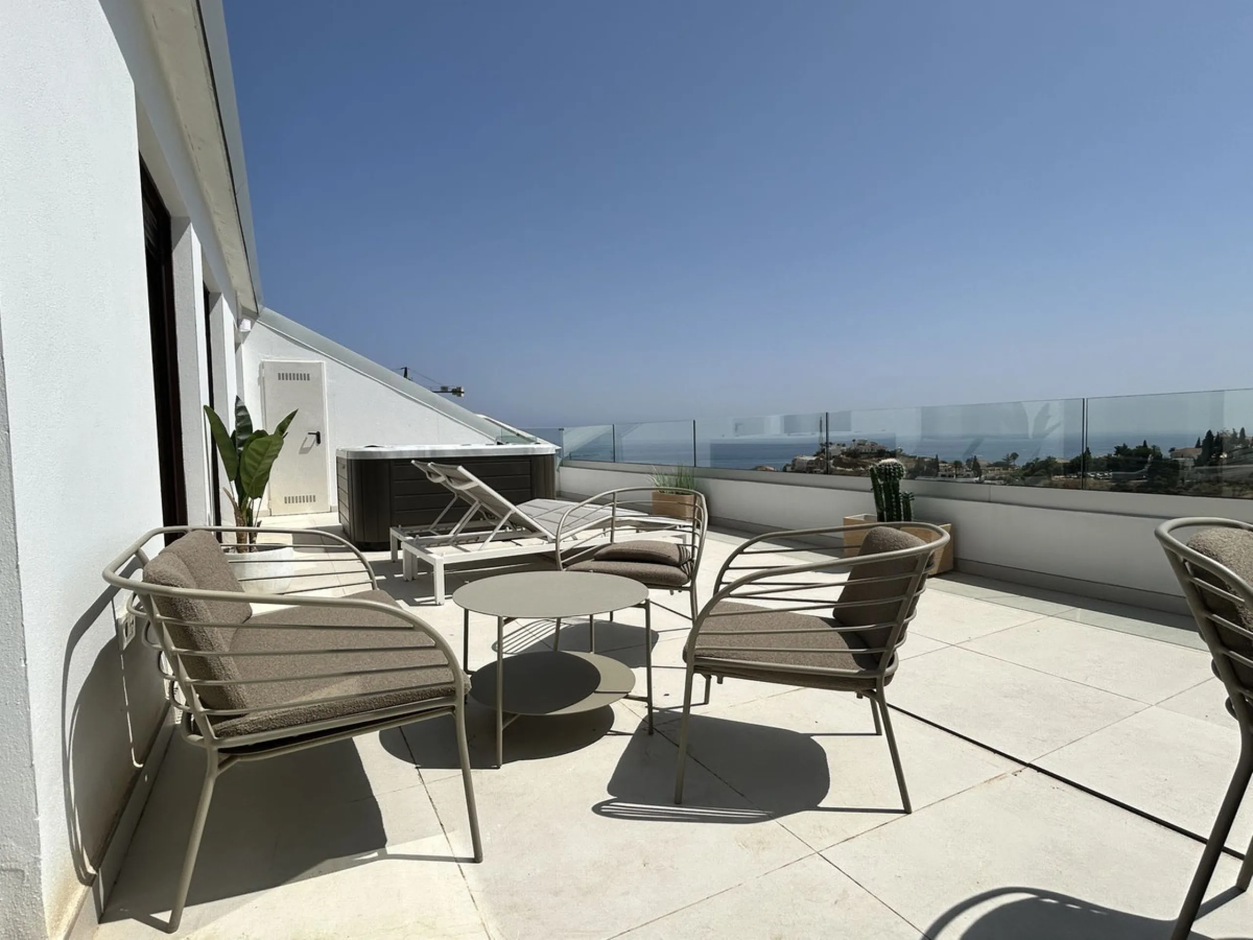 Apartment - Penthouse в продаже в Fuengirola, Málaga. В доме 3 спален и 2 ванных комнат. Площадь дома 124 м²